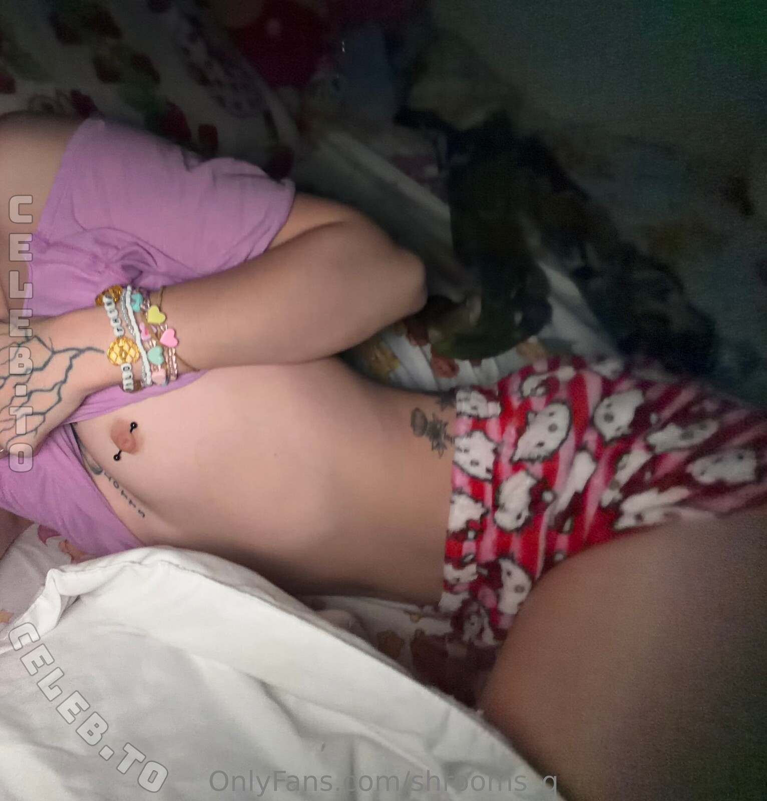 shrooms_q nude photo 1