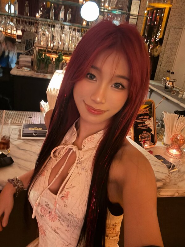 Shulun C. nude photo 1