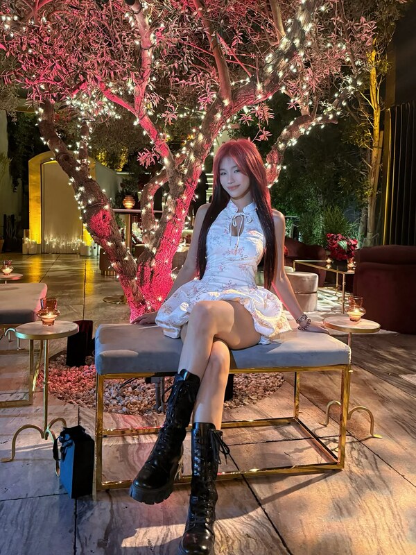 Shulun C. nude photo 2