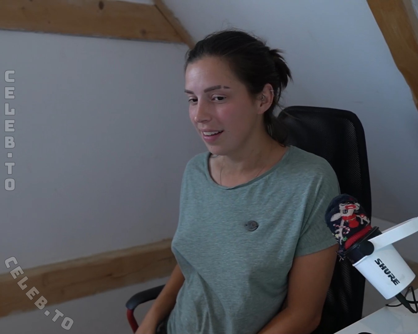 Shurjoka nude photo 3