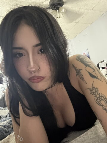 Shylinn Velez nude photo 11