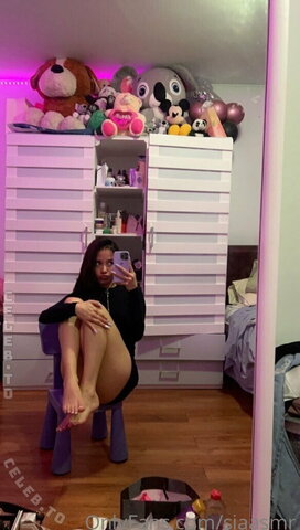 Sia ASMR nude photo 16