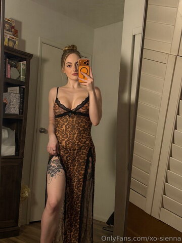 Sienna Riley nude photo 11