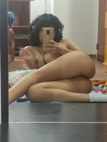 Sikosia nude photo 3