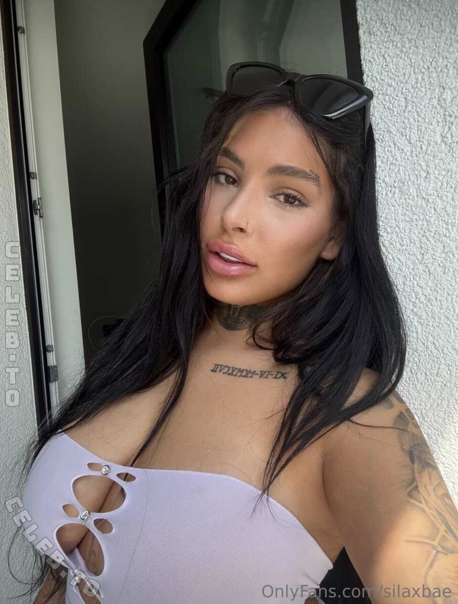 silaaabaeee nude photo 2