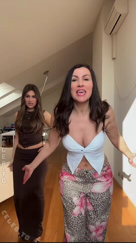 Silvanaqsj nude photo 5