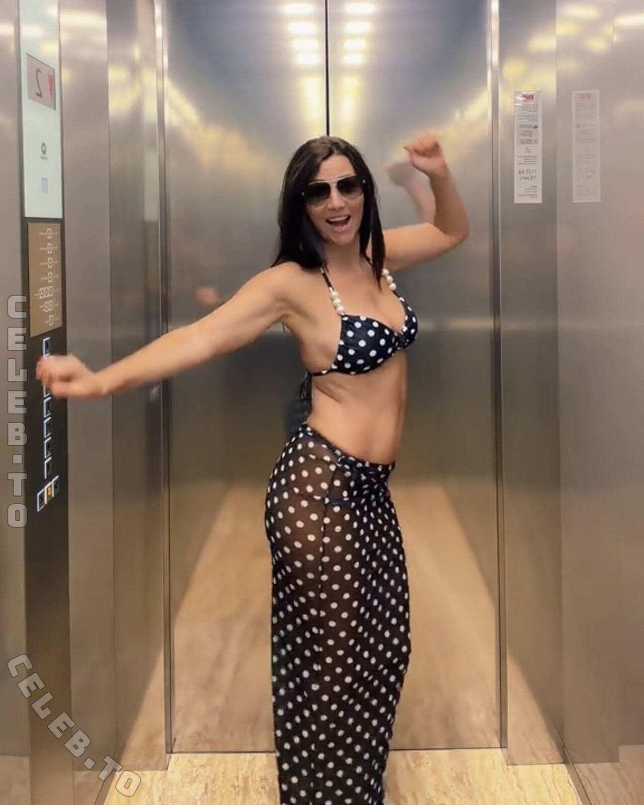 Silvanaqsj nude photo 2