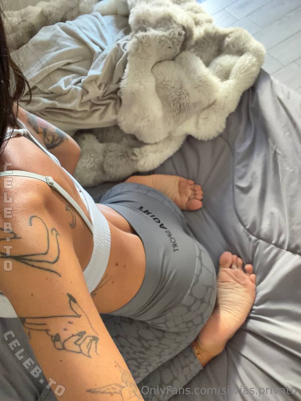 Silvia Minute nude photo 2