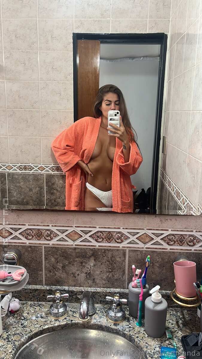 Silvia Miranda nude photo 11
