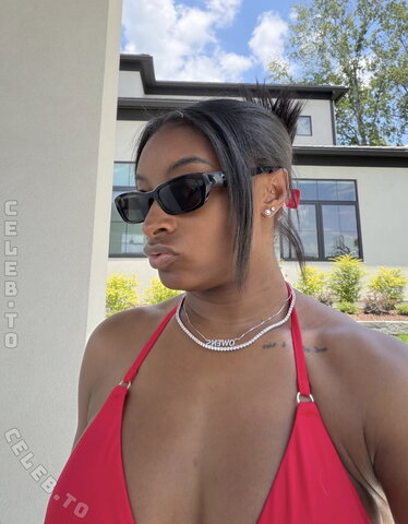 Simone Biles nude photo 1