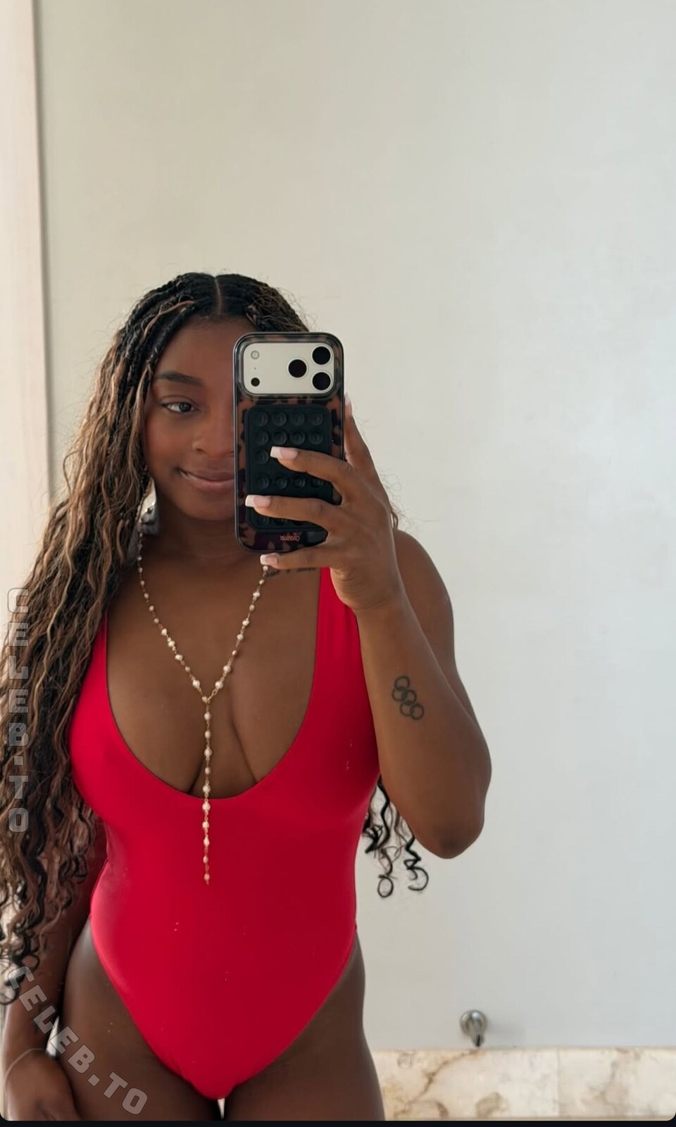 Simone Biles nude photo 1