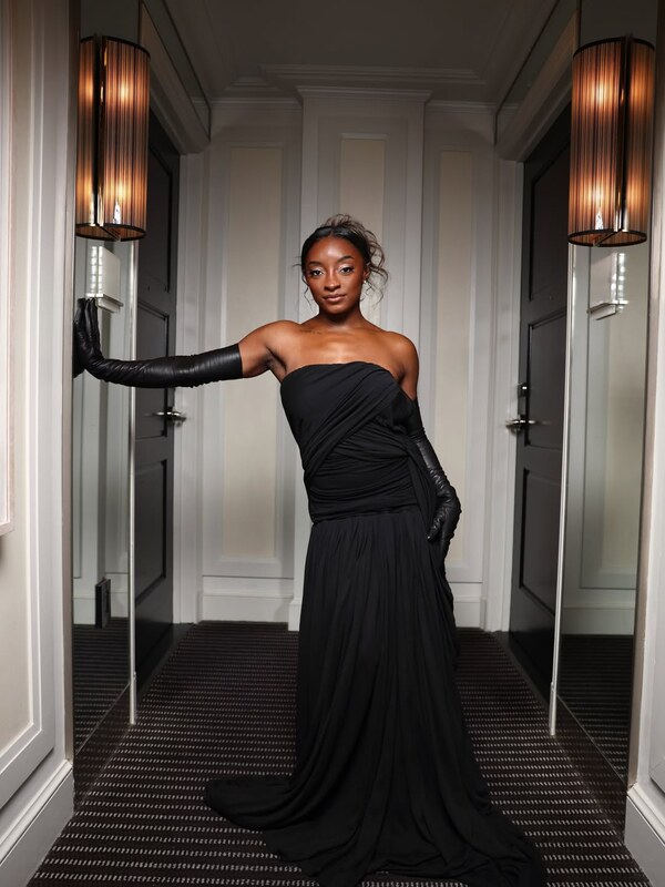 Simone Biles nude photo 3