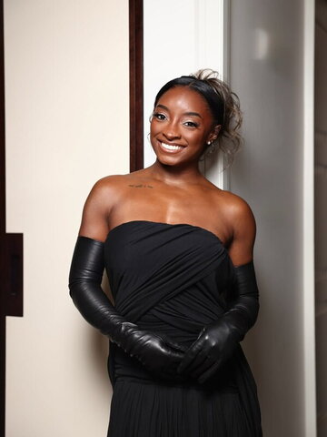 Simone Biles nude photo 15