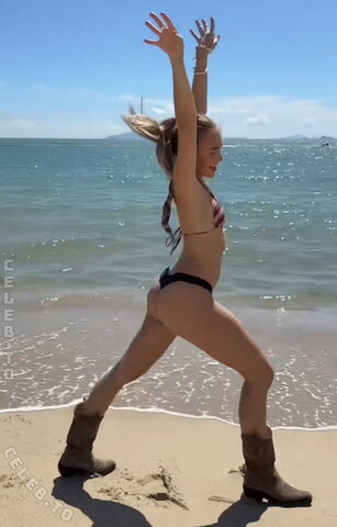 Sina Deinert nude photo 10