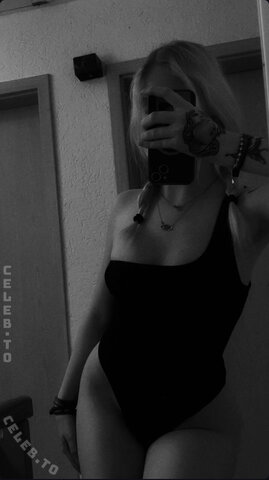 Sina_nck nude photo 15