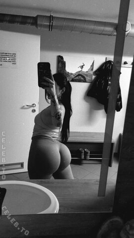 Sinarwtz nude photo 19