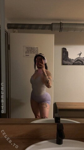 Sinarwtz nude photo 17
