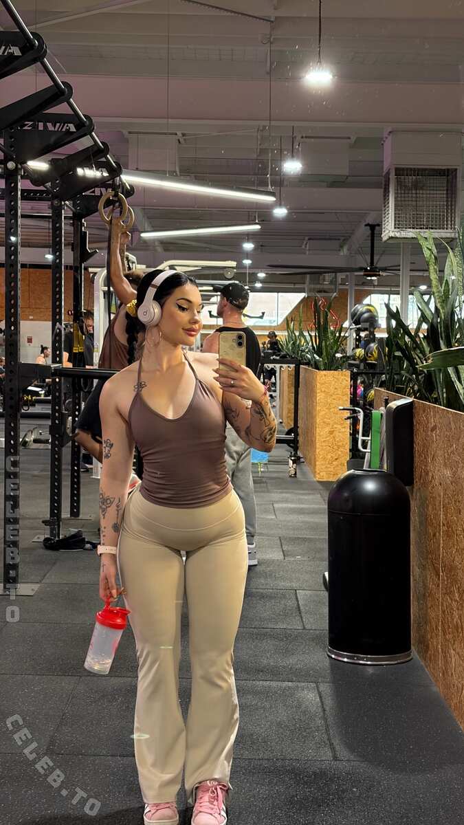 Sinarwtz nude photo 2