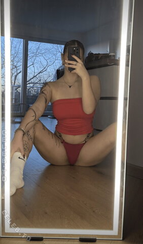 Sinasunchez nude photo 20