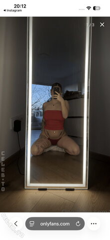 Sinasunchez nude photo 19