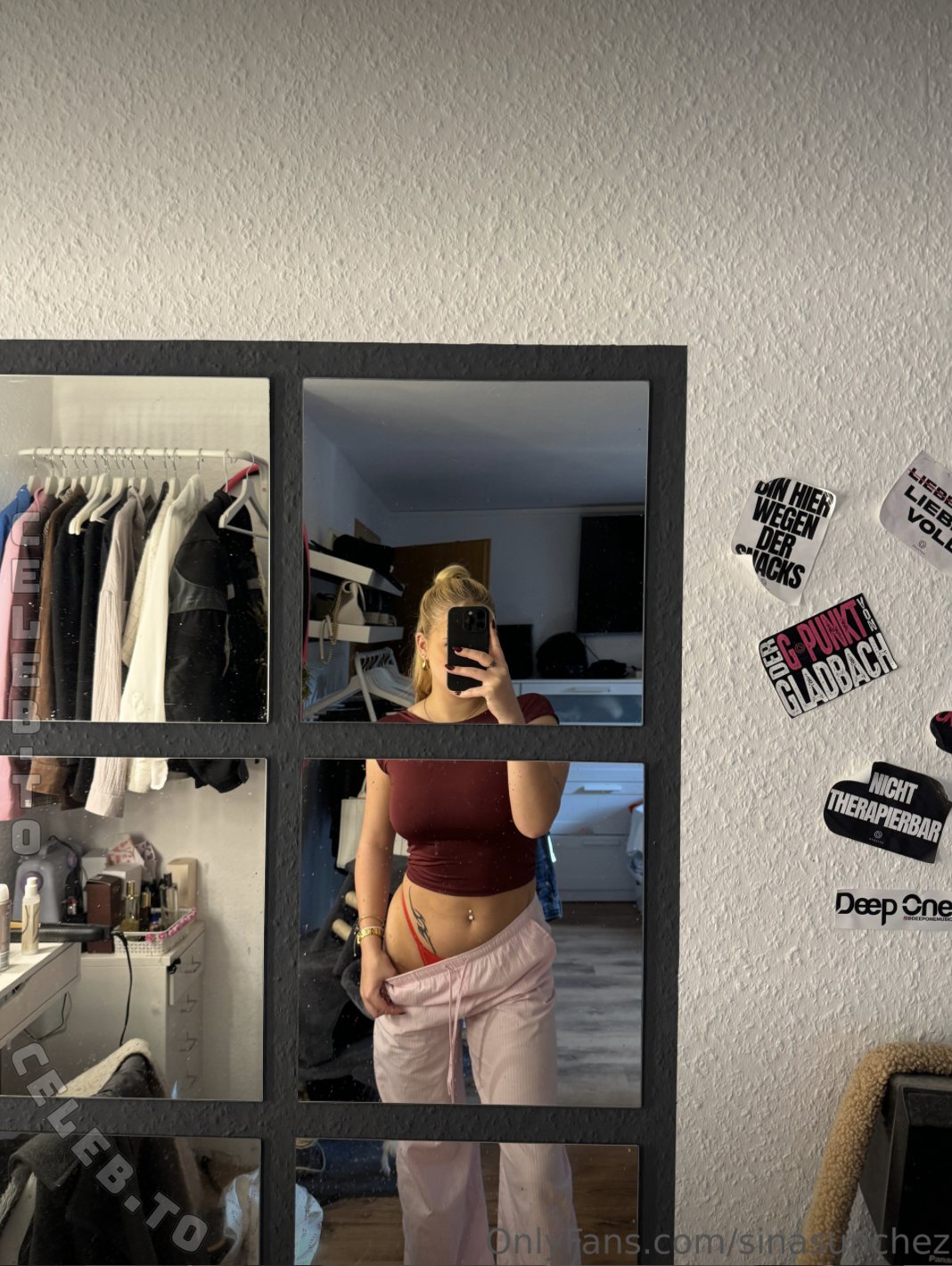 Sinasunchez nude photo 1