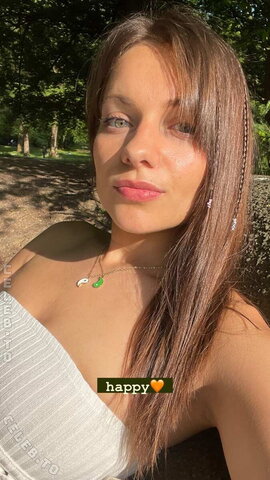 sinaue nude