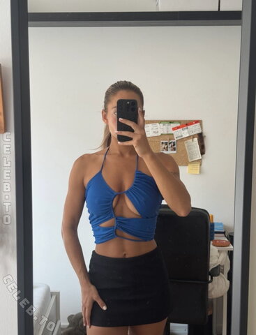 sinaue nude photo 3