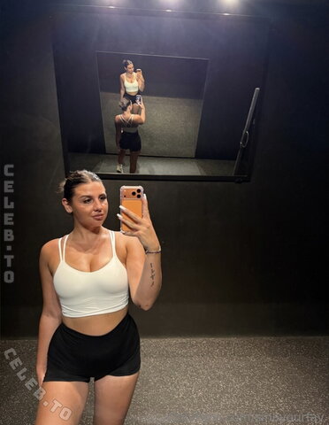 Sinayourfav nude photo 8