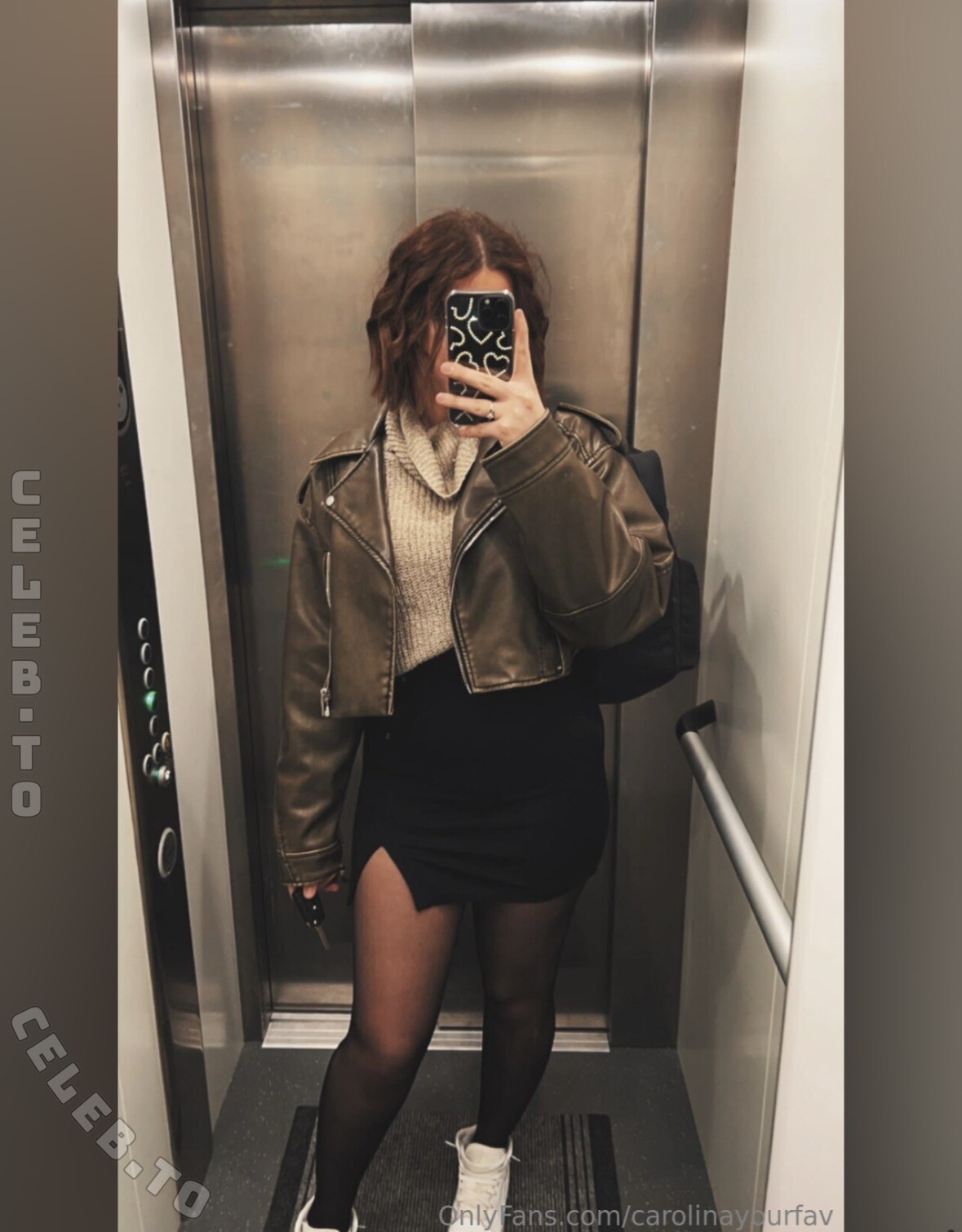 Sinayourfav nude photo 10