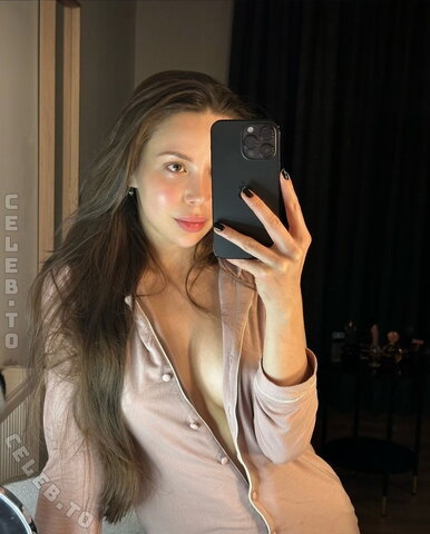 Sinem Özgür photo 1