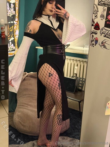 Sinistermisa nude photo 5