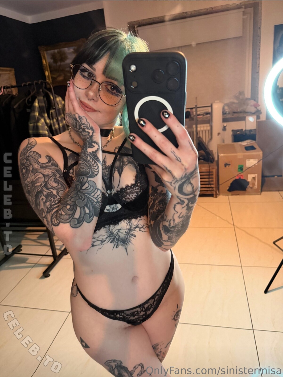 Sinistermisa nude photo 4