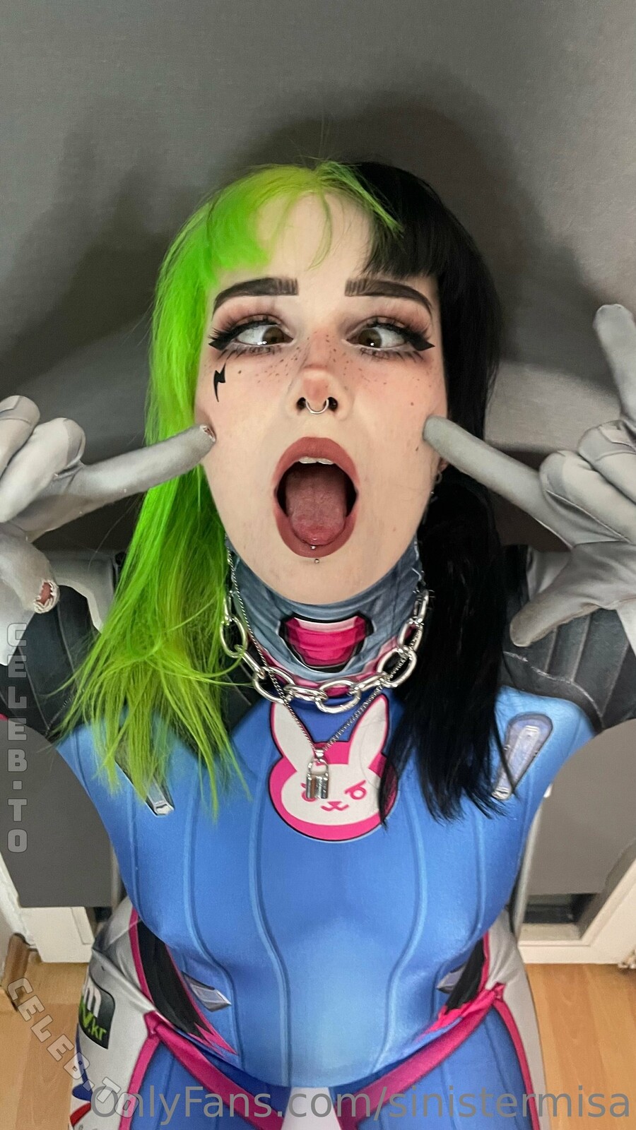 Sinistermisa nude photo 3