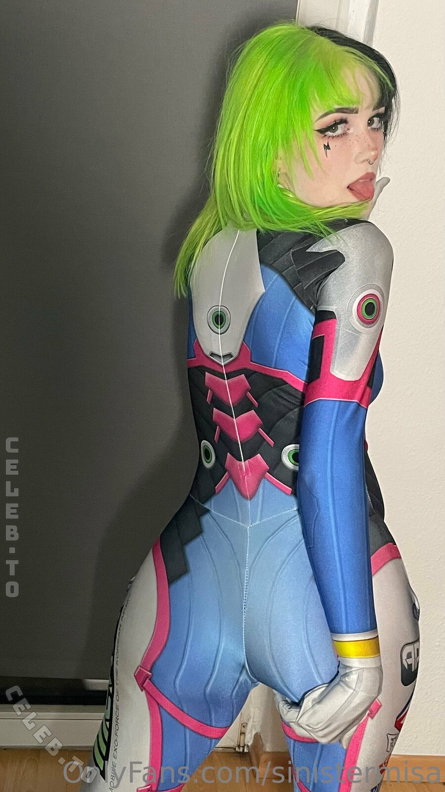 Sinistermisa nude photo 4