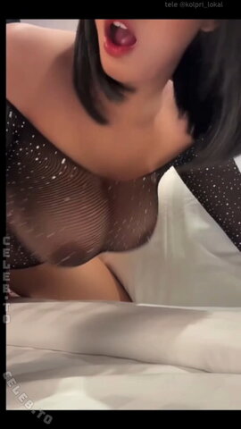 siskaeee nude photo 11
