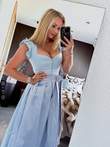 Sissie_Loves_It photo 3
