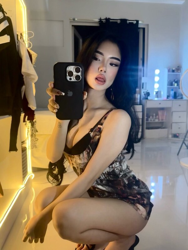 sizashii2 nude photo 1
