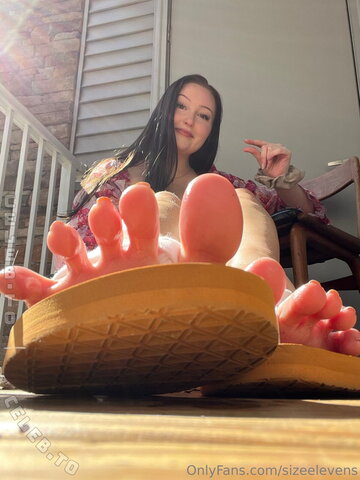 Sizeelevens nude photo 6