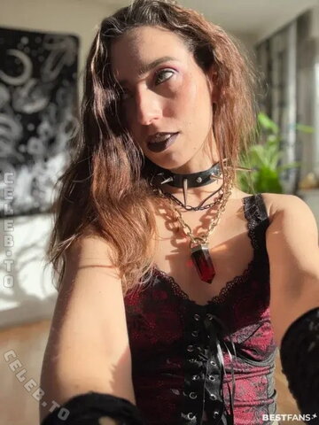 Skarlya nude photo 8