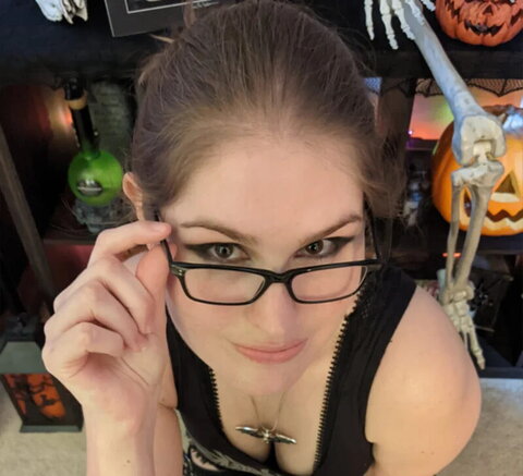 skelbells nude photo 6