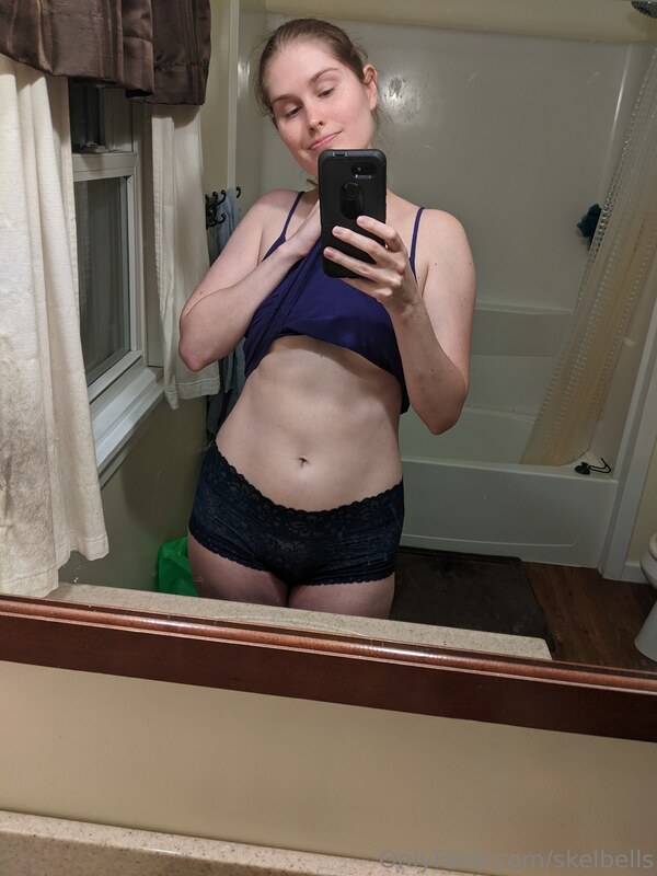 skelbells nude photo 13