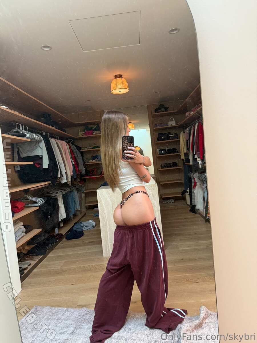 Sky Bri nude photo 9
