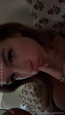 Sky Bri photo 1