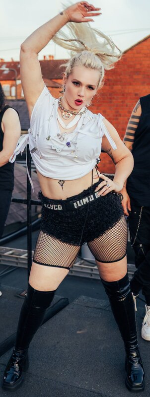 Skye Sweetnam nude photo 4