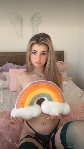 skye nude photo 46