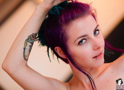 skye nude photo 16