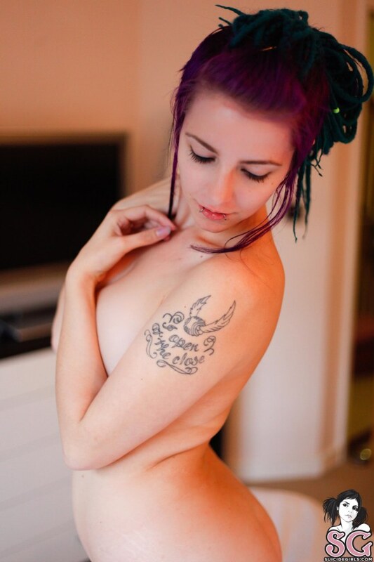 skye nude photo 29