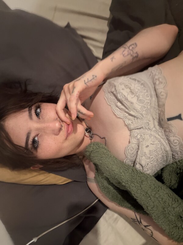 skye nude photo 9