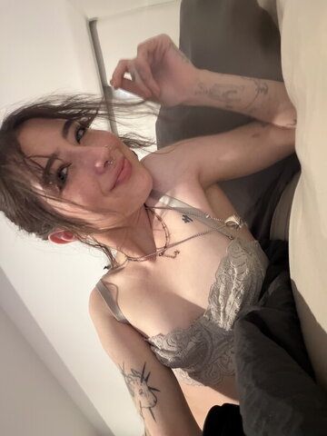 skye nude photo 39