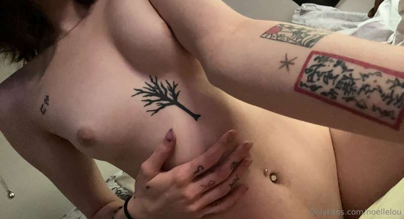 skye nude photo 11